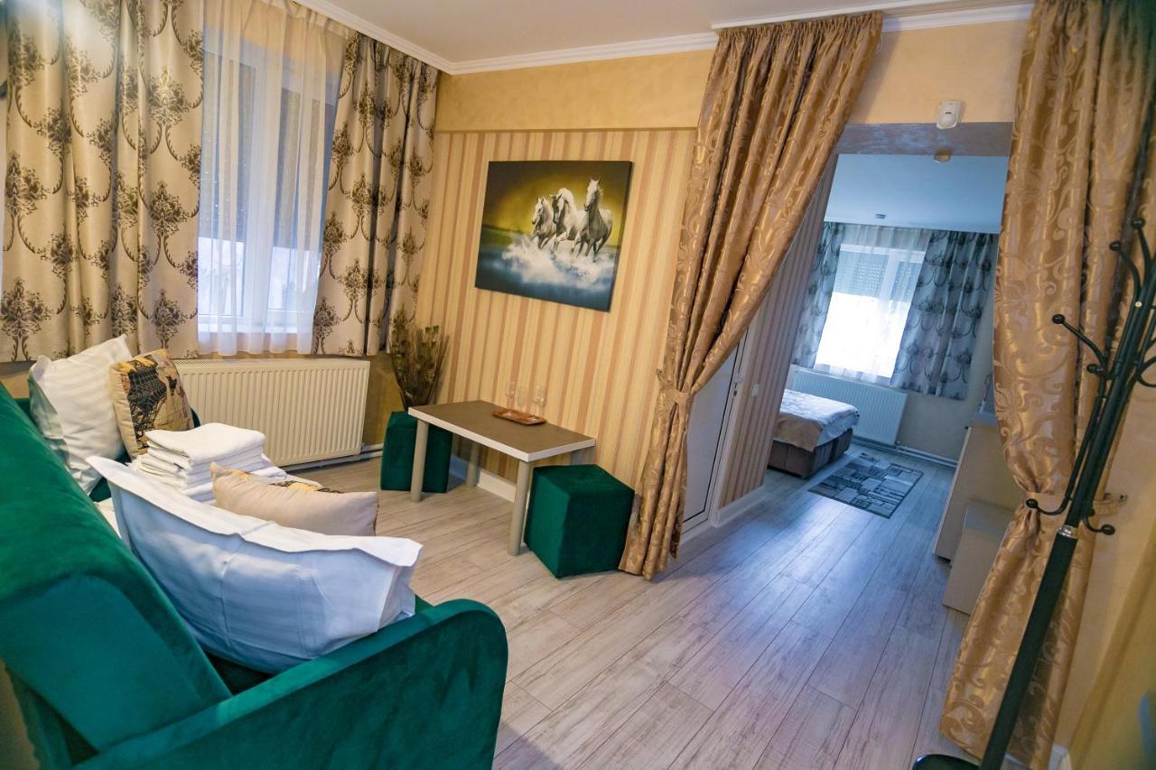 Floare De Iris Hotel Vama Veche Luaran gambar