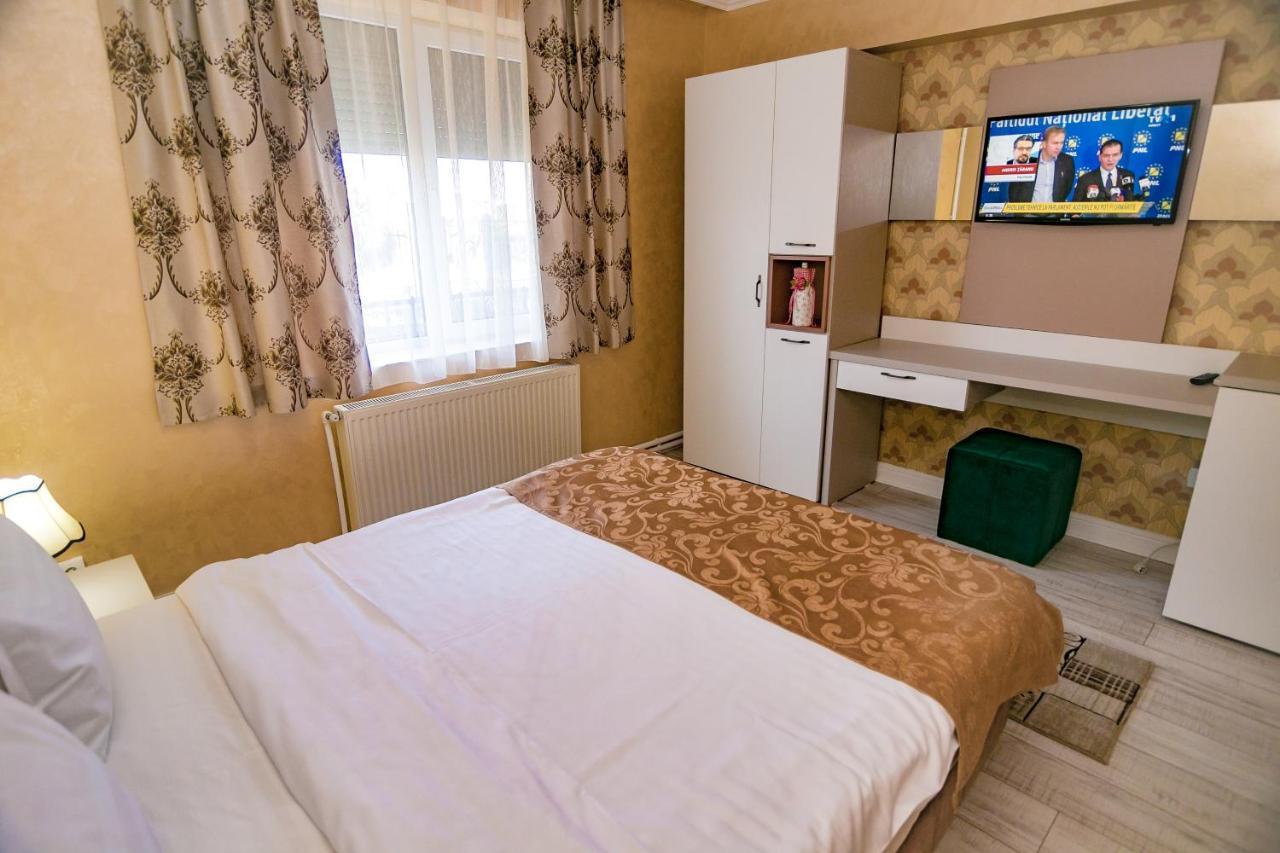Floare De Iris Hotel Vama Veche Luaran gambar