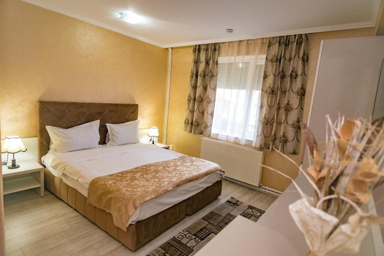 Floare De Iris Hotel Vama Veche Luaran gambar