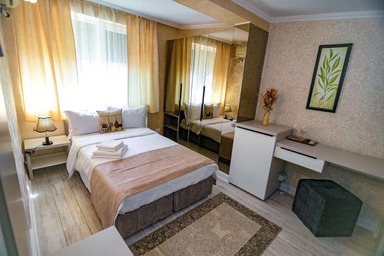 Floare De Iris Hotel Vama Veche Luaran gambar