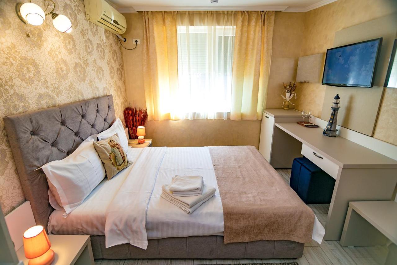 Floare De Iris Hotel Vama Veche Luaran gambar