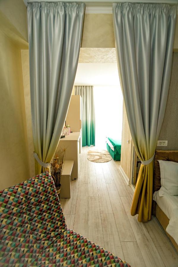 Floare De Iris Hotel Vama Veche Luaran gambar