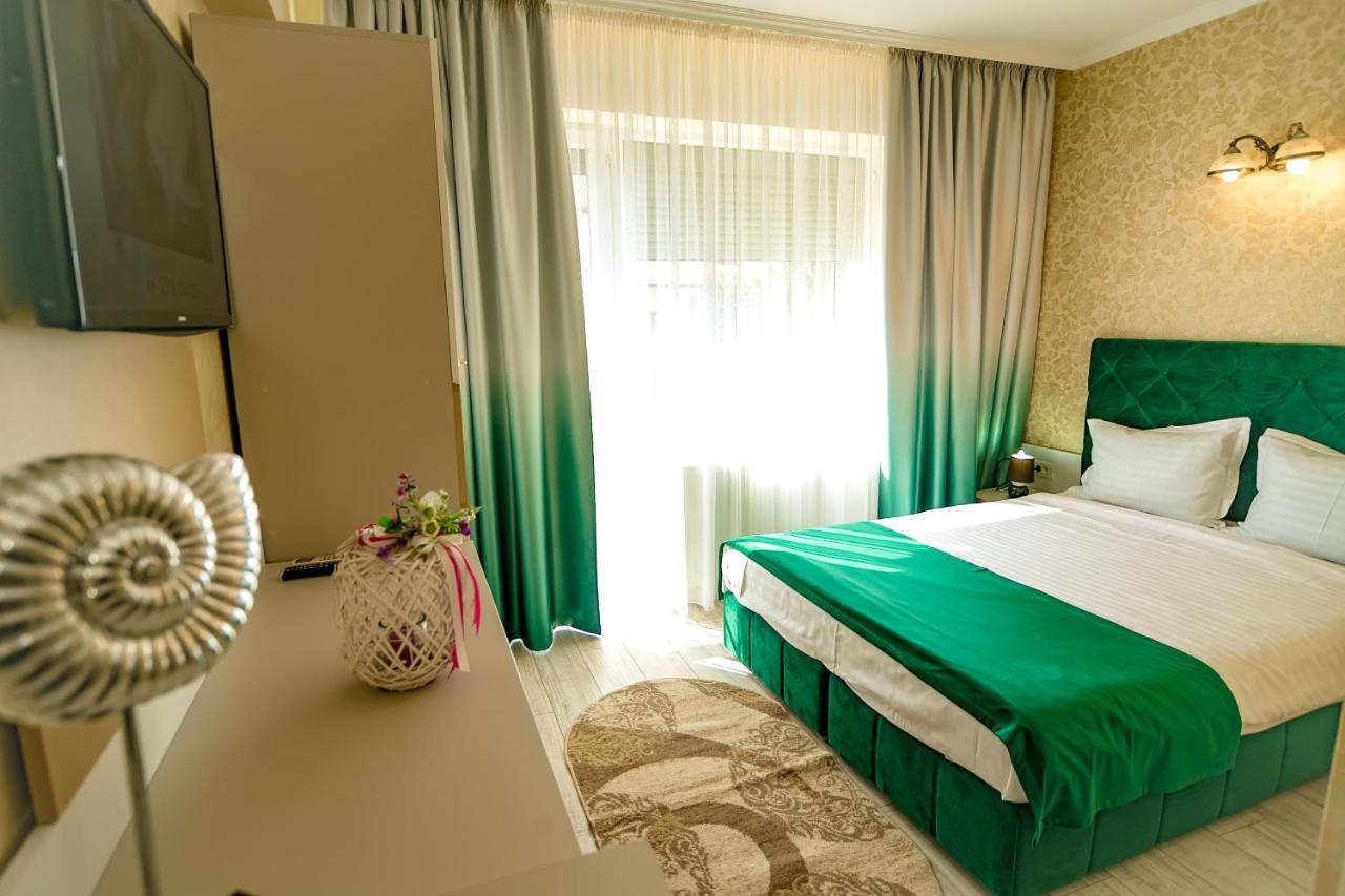 Floare De Iris Hotel Vama Veche Luaran gambar